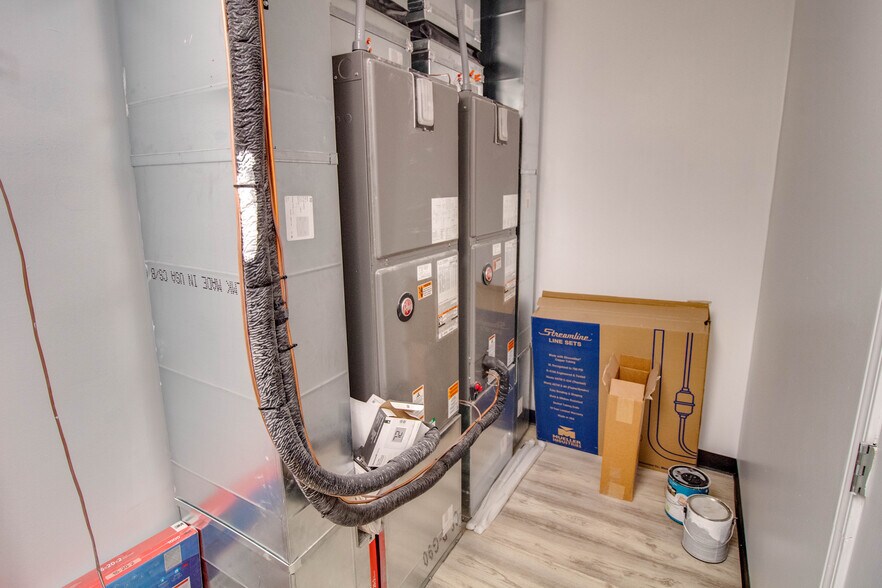 More Photos Of 107 N State St, Jerseyville Office For Lease