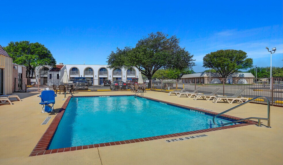 More Photos Of 1312 N Service Rd, Sonora Hotel For Sale