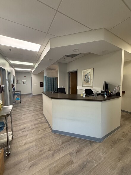 More Photos Of 456 Chestnut St, Lakewood Office For Lease