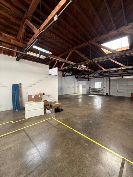 More Photos Of 701 W Evelyn Ave, Mountain View Storefront Retail Office For Lease