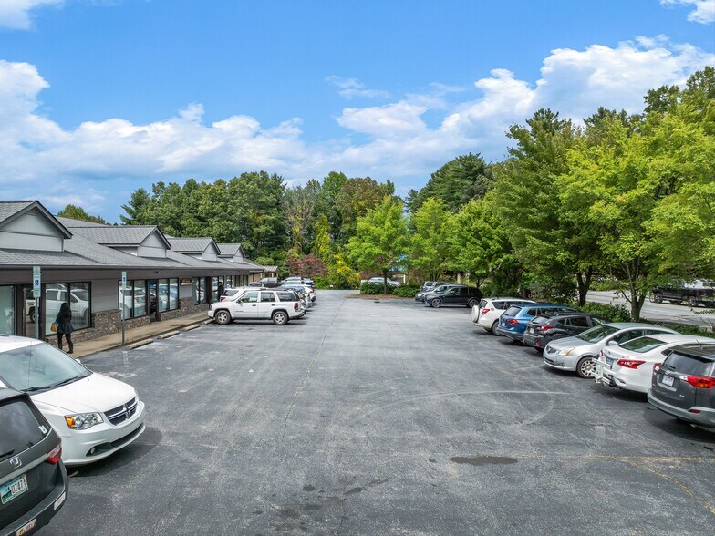 More Photos Of 3179 Sweeten Creek Rd, Asheville General Retail For Lease