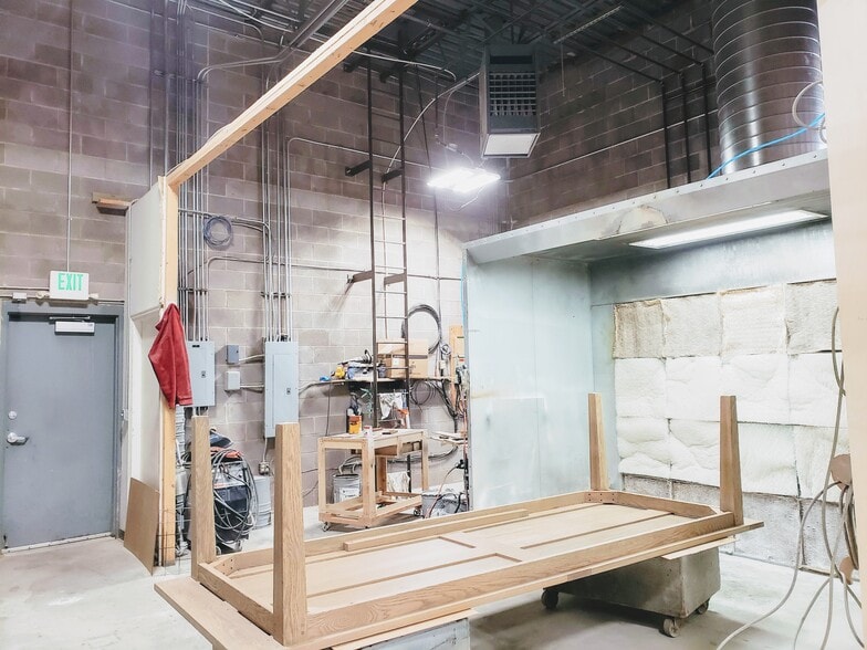 More Photos Of 215 N Redwood Rd, North Salt Lake Flex For Lease