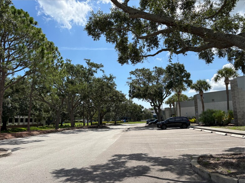 More Photos Of 5733 Myerlake Cir, Clearwater Showroom For Sale