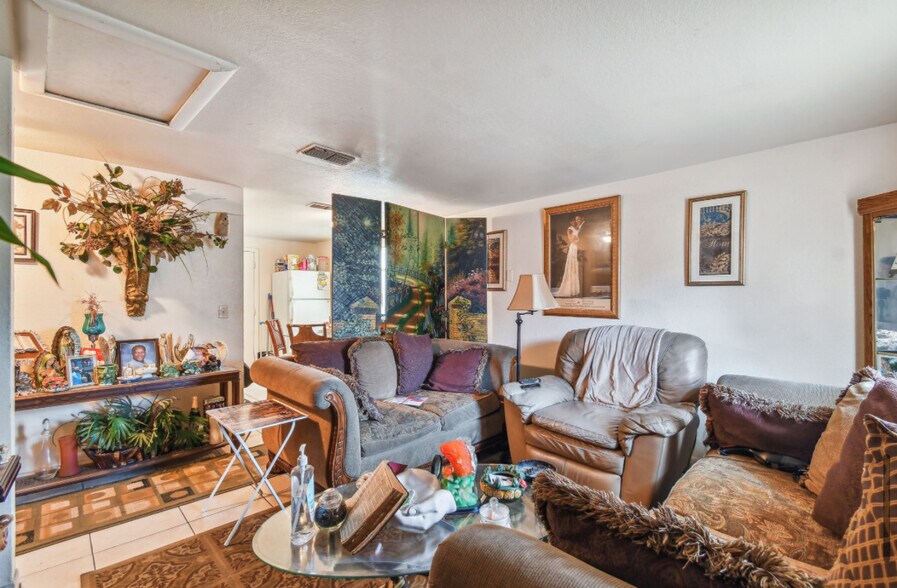 More Photos Of 4507-4517 E Giddens Ave, Tampa Multifamily For Sale