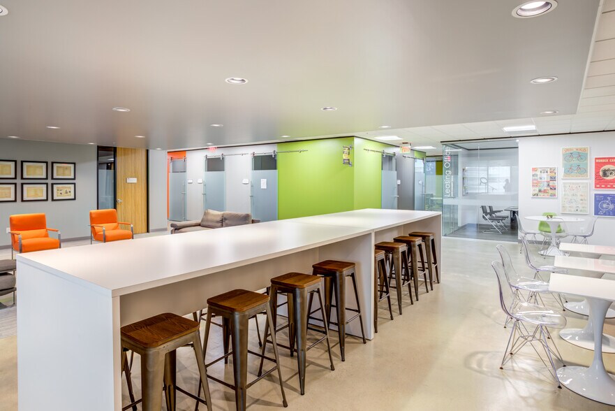 More Photos Of 3033 Chimney Rock Dr, Houston Office For Lease