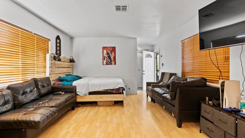 More Photos Of 4431 Escondido Canyon Rd, Acton Apartments For Sale