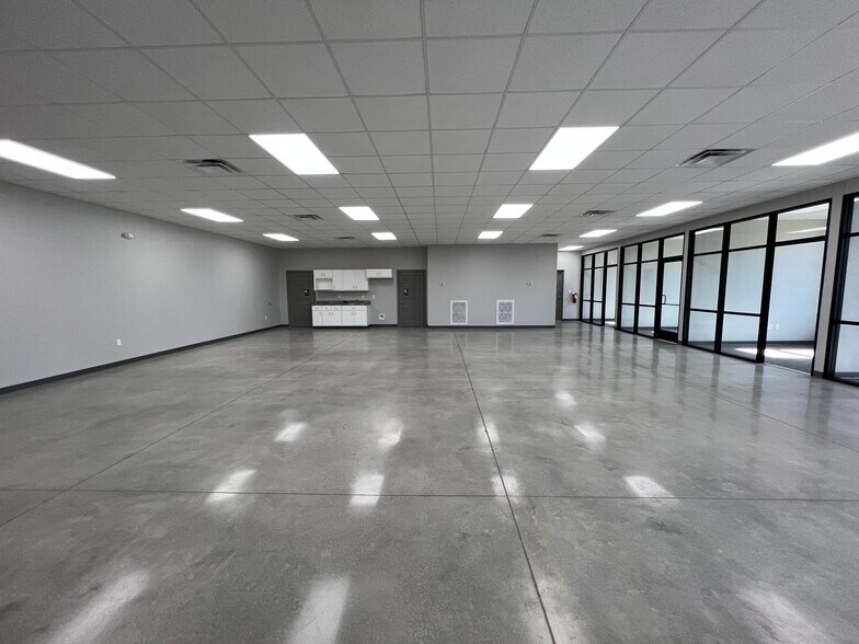 More Photos Of 192 Oakland Pky, Leesburg Office For Lease