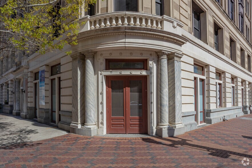 More Photos Of 917 Franklin St, Houston Office For Lease