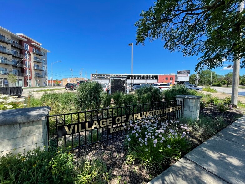 More Photos Of 660–670 E Northwest Hwy, Arlington Heights Auto Dealership For Sale