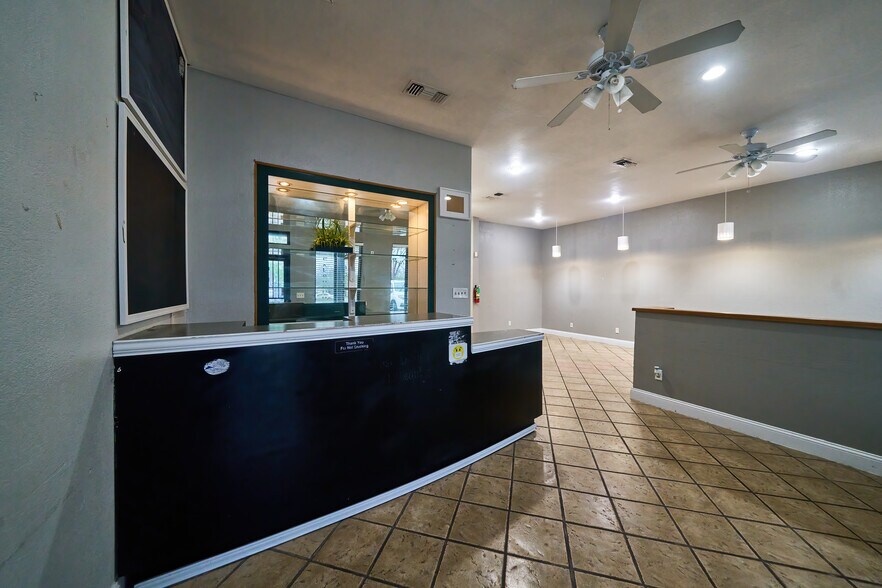 More Photos Of 2700-2704 Hemphill St, Fort Worth Medical For Sale