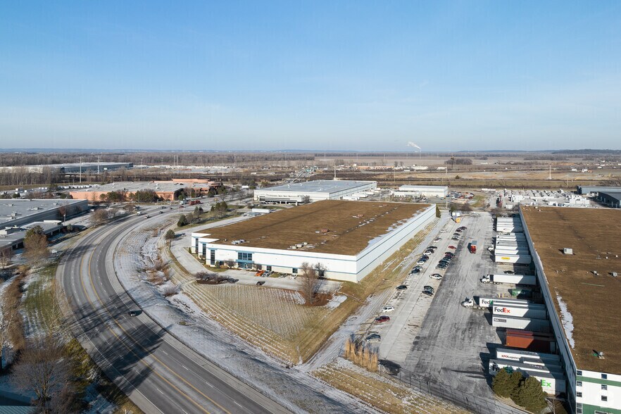 More Photos Of 13886-13890 Corporate Woods Trl, Bridgeton Distribution For Lease