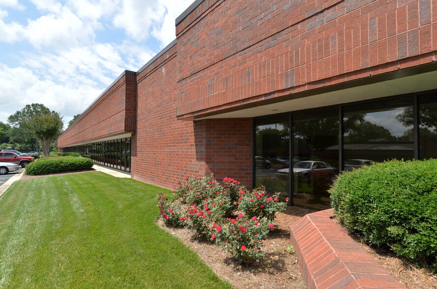 More Photos Of 5300 Oakbrook Pky, Norcross Unknown For Lease