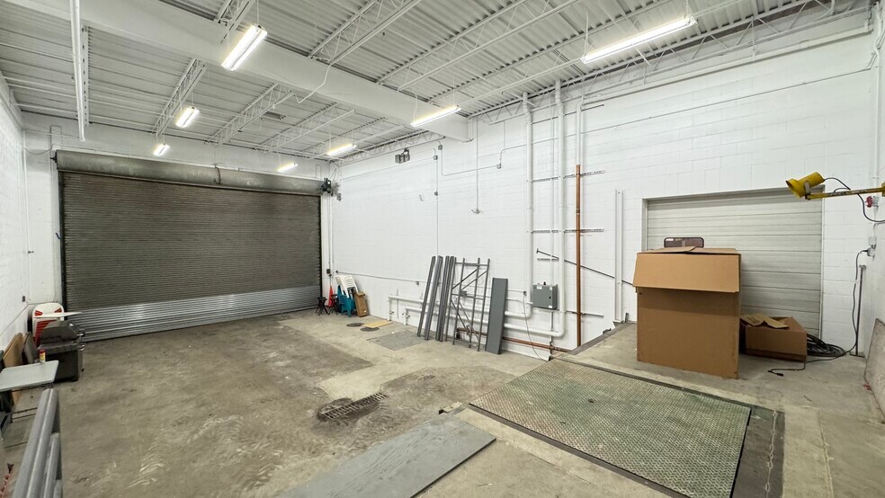 More Photos Of 100 Cambridge St, Charlestown Light Manufacturing For Lease