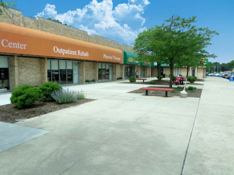 More Photos Of 16230-16252 Prince Dr, South Holland Unknown For Lease