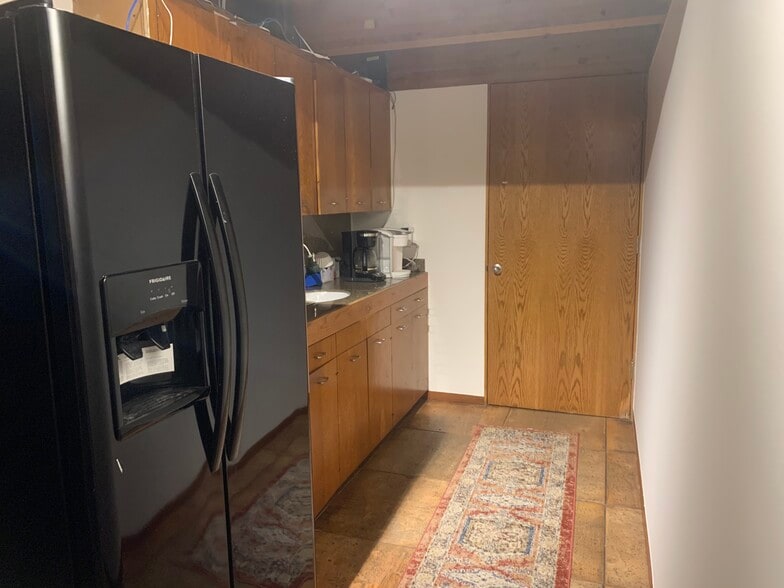 More Photos Of 479 S Marengo Ave, Pasadena Loft Creative Space For Lease