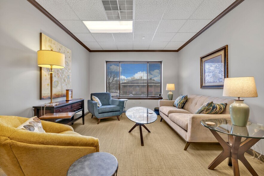 More Photos Of 229 Ward Cir, Brentwood Office For Sale