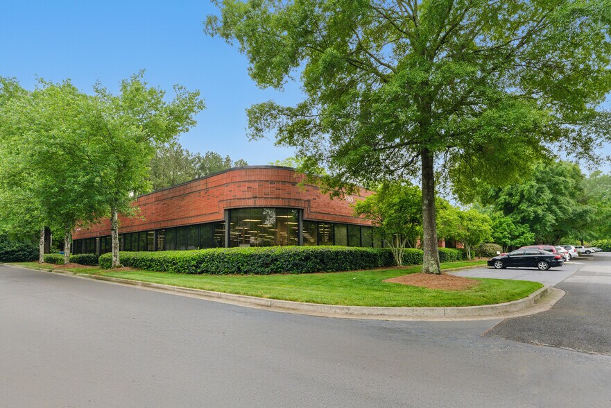 More Photos Of 4365 River Green Pky, Duluth Flex For Lease
