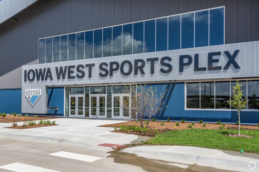More Photos Of 3260 Mid America Dr, Council Bluffs Sports And Entertainment For Lease