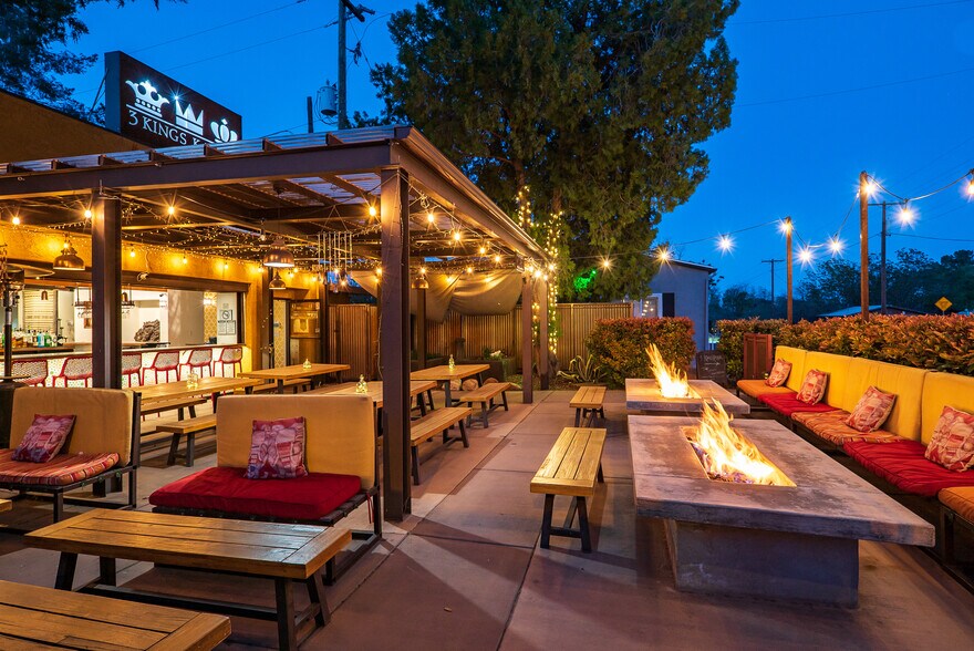 Primary Photo Of 102 E Pima St, Cottonwood Restaurant For Sale