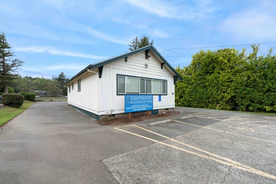 More Photos Of 2184 Broadway Ave, North Bend Office For Sale