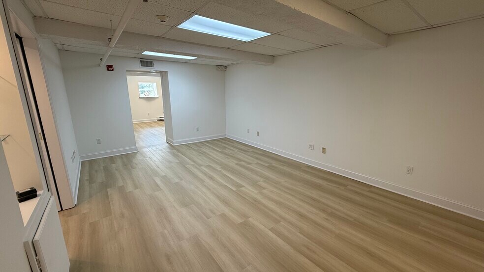 More Photos Of 4200 William Penn Hwy, Easton General Retail For Lease