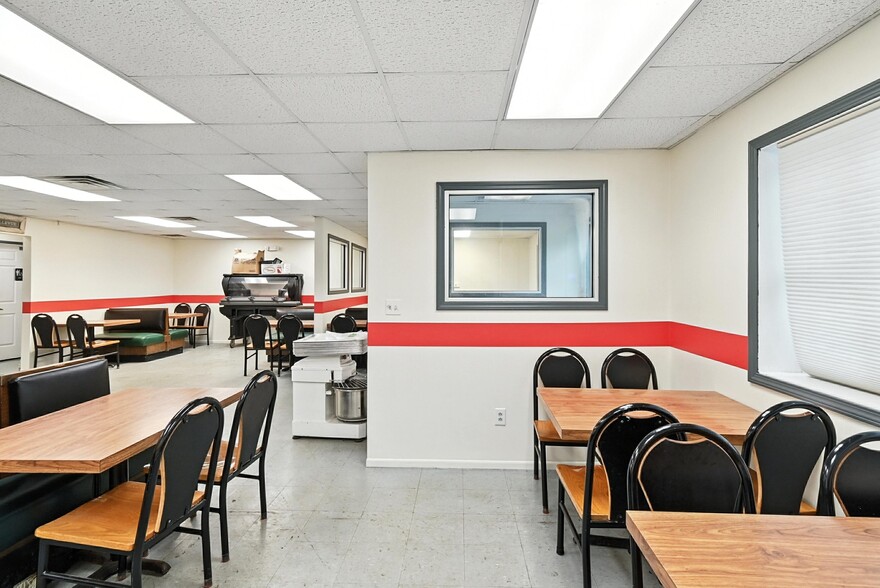 More Photos Of 325 E Center St, Bellevue Restaurant For Sale