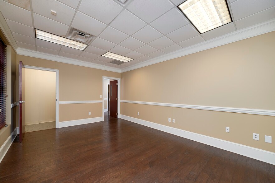 More Photos Of 4611 Ivey Dr, Macon-Bibb Office For Lease