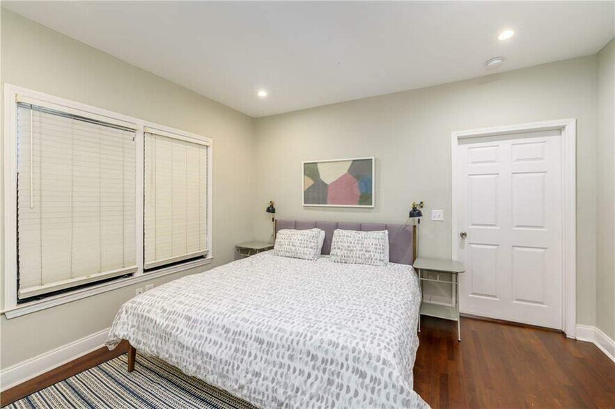 More Photos Of 604 Glen Iris Dr NE, Atlanta Office Residential For Sale