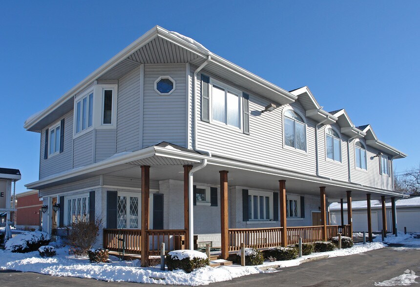 More Photos Of 6110 N Port Washington Rd, Milwaukee Office For Lease