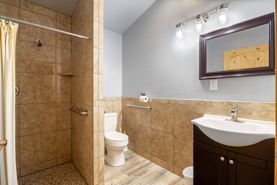 More Photos Of 2 County Road 2141 rd, Alpine Hotel For Sale