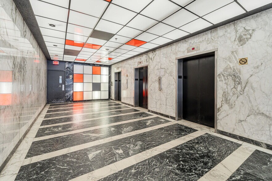 Primary Photo Of 160 Rue Saint-Viateur E, Montréal Loft Creative Space For Lease