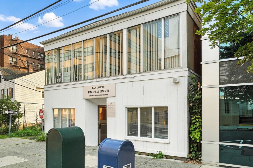 More Photos Of 158 Grand St, White Plains Office For Sale