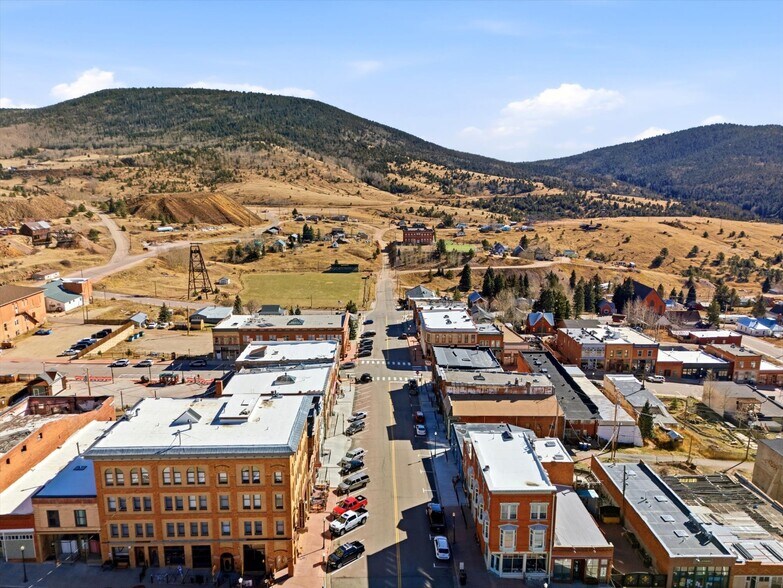 More Photos Of 310 Victor Ave, Victor General Retail For Sale