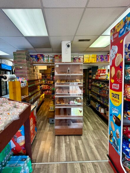 More Photos Of 1748 Eastern Ave, Baltimore Flex For Sale