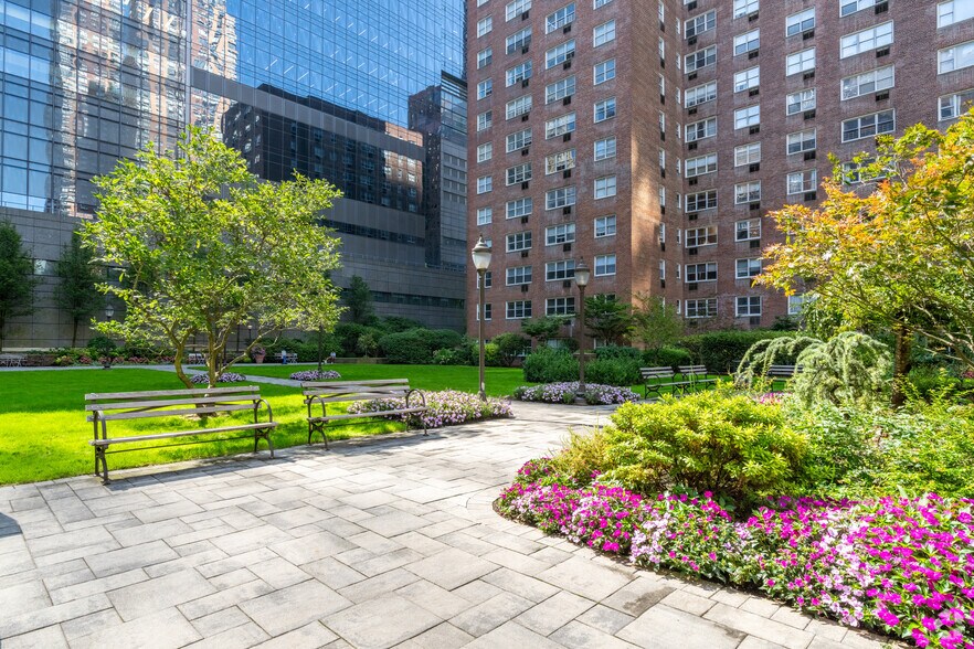 More Photos Of 345 W 58th St, New York Apartments For Sale