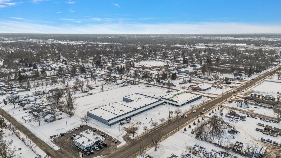 More Photos Of 3402 Richfield Rd, Flint Freestanding For Lease