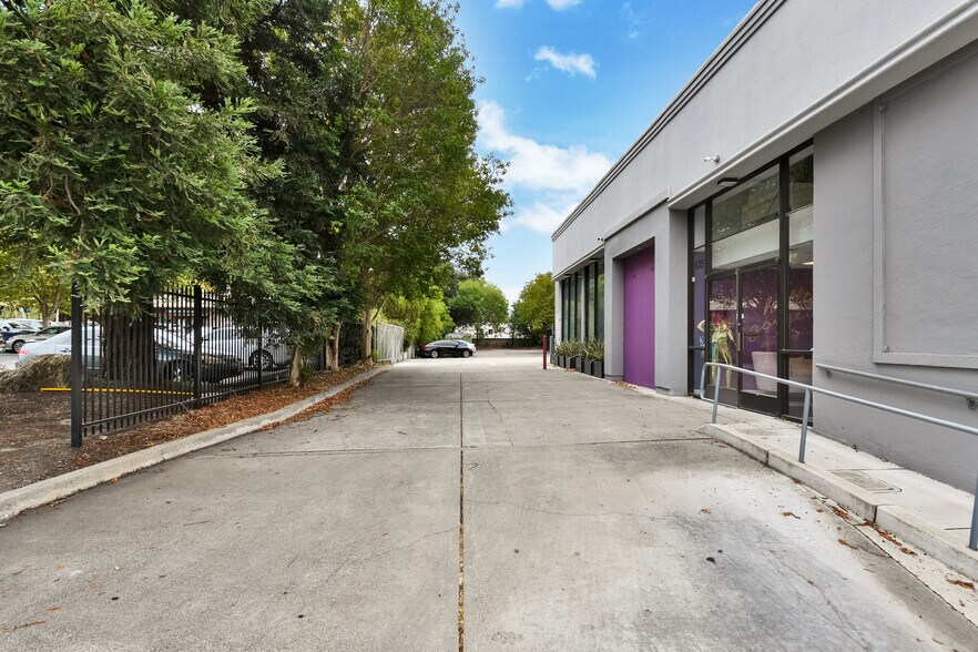 More Photos Of 635 Ygnacio Valley Rd, Walnut Creek Freestanding For Sale