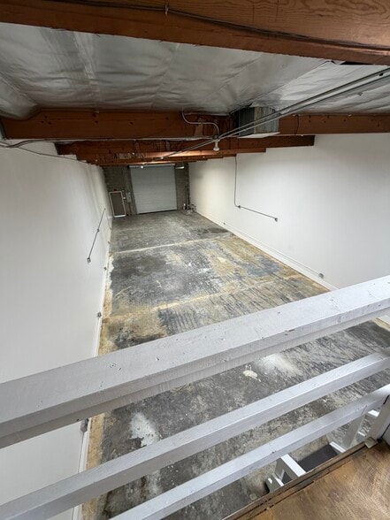 More Photos Of 15400 Tamarack Dr, Victorville Warehouse For Lease