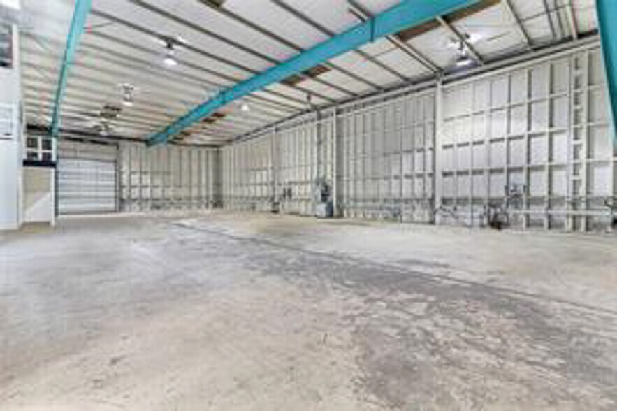 More Photos Of 4547 NW 44th Ave, Ocala Warehouse For Lease