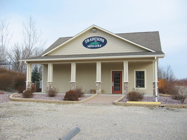 More Photos Of 24228 210 State Hwy, Deerwood General Retail For Sale