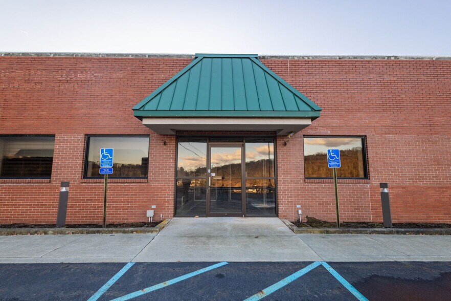 More Photos Of 120 Sunrise Ave, Honesdale Medical For Lease