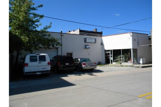 More Photos Of 516 W College Ave, Appleton Storefront Retail Office For Lease