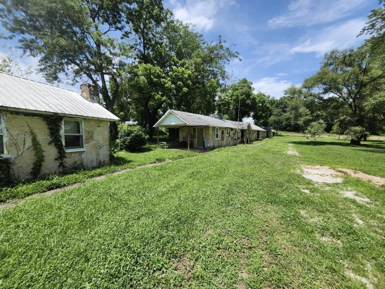 More Photos Of 1303 US-63, Cabool Apartments For Sale