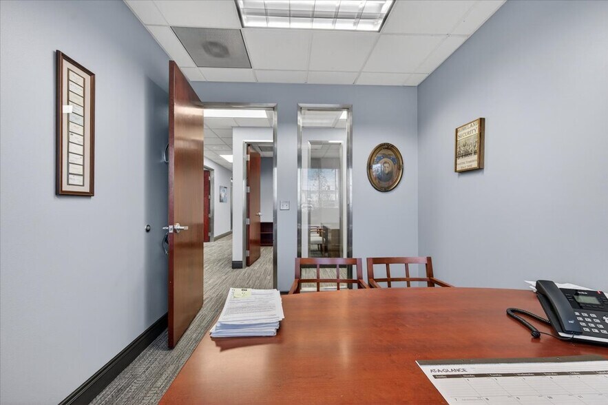 More Photos Of 7060 N Fresno St, Fresno Office For Lease