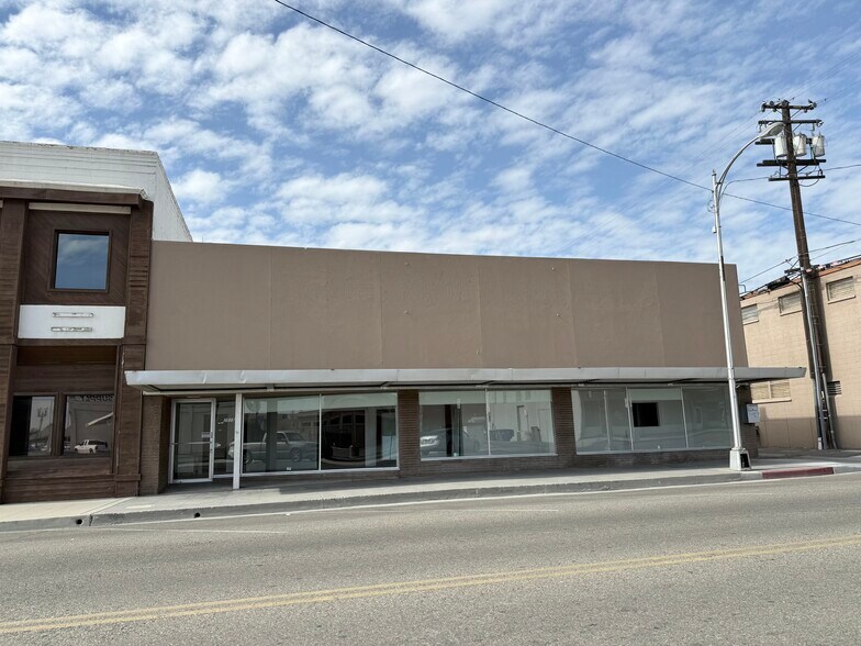 More Photos Of 2015 1st St, Selma Freestanding For Sale