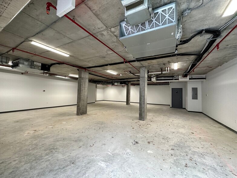 More Photos Of 56-02 31st Ave, Woodside Apartments For Lease