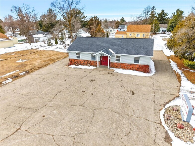 Primary Photo Of 1910 7th St S, Wisconsin Rapids Office For Sale