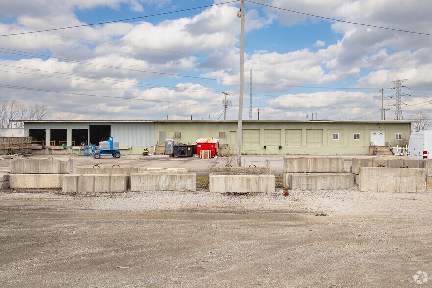 More Photos Of 1045 Matzinger Rd, Toledo Truck Terminal For Lease