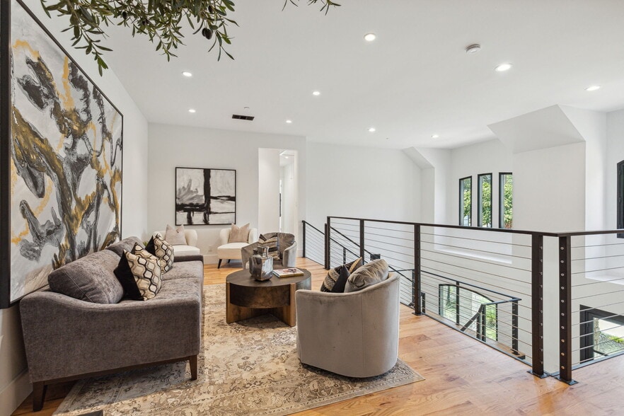 More Photos Of 615 Brewer Rd, Southlake Specialty For Sale