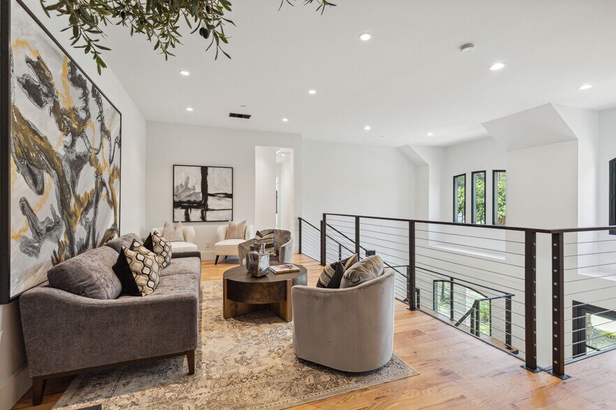 More Photos Of 615 Brewer Rd, Southlake Specialty For Sale